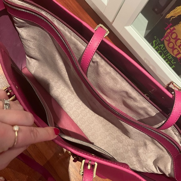 Beautiful fuschia pink Michael Kors Shoulder/Laptop bag. - Picture 3 of 5
